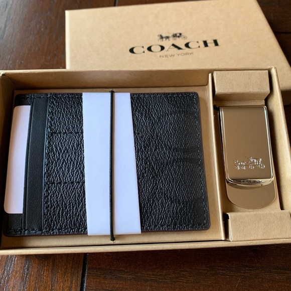 Coach Other - Authentic Coach signature leather card case w clip